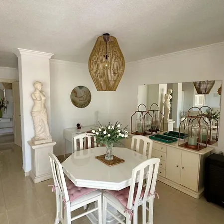 Delux Costa Daire