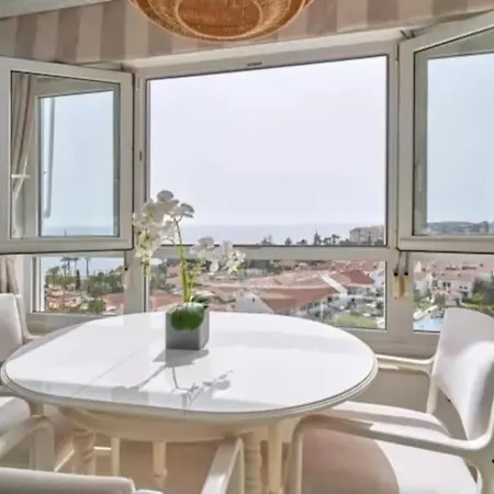 Delux Costa Apartment *